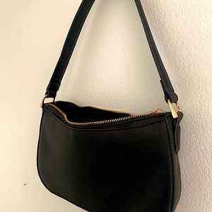•cute 90s style purse•versatile•black•small •pockets•casual•formal